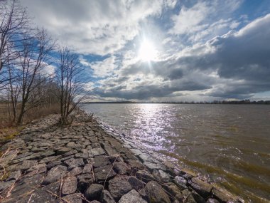 Polonya 'nın Mikoszewo kentindeki Vistula Vadisi Baltık Denizi.