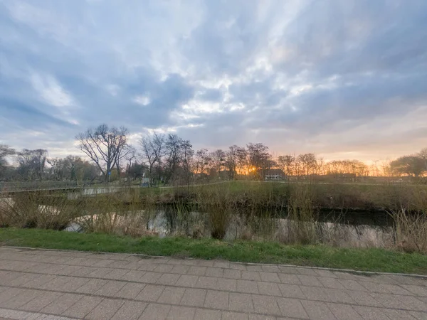 Polonya Nın Pruszcz Gdanski Kentindeki Radunia Nehrinde Gün Doğumu — Stok fotoğraf