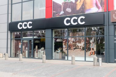 Pruszcz Gdanski, Polonya - 3 Mayıs 2021: CCC ayakkabı ve çanta mağazası.
