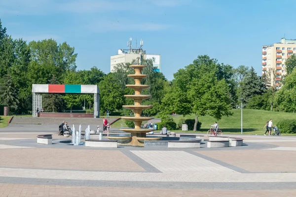 Pila Polen Mai 2021 Ein Platz Mit Springbrunnen Park Auf — Stockfoto