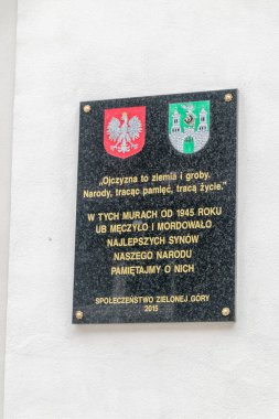 Zielona Gora, Polonya - 1 Haziran 2021: Güvenlik Ofisi tarafından öldürülenlerin anısına plaket.