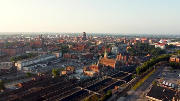 波兰格但斯克 2021年7月6日 格但斯克市中心与主要火车站的空中景观 — 图库视频影像