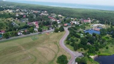 Gdansk ve Mikoszewo arasındaki feribotun yakınındaki Sobieszewo adasında hava manzarası.