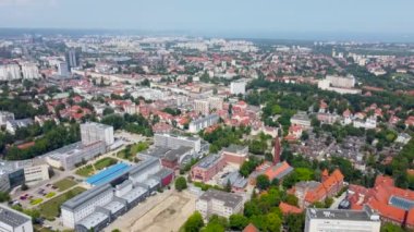 Gdansk, Polonya - 9 Temmuz 2021: Gdansk wrzeszcz üzerinde hava görüntüsü.