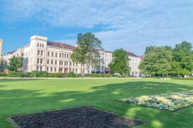 Gorlitz, Almanya - 2 Haziran 2021: Gorlitz 'deki Wilhelmsplatz Meydanı yaz manzarası.