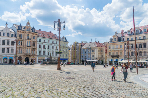 Либерец, Чехия - 2 июня 2021 года: Ратушная площадь в Либереце. Площадь Бенеса.