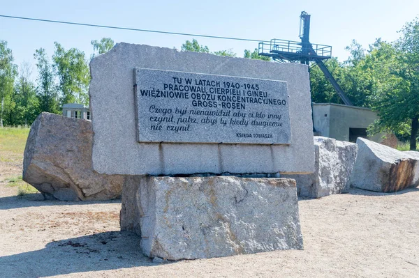 Rogoznica Polônia Junho 2021 Placa Comemorativa Prisioneiros Gross Rosen Campo — Fotografia de Stock