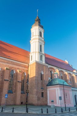 Opole, Polonya - 4 Haziran 2021: Kutsal Üçlü Kilisesi Kulesi.