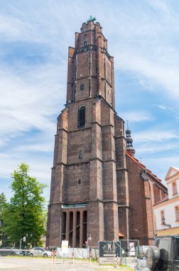 Gliwice, Polonya - 4 Haziran 2021: tüm azizler kilisesi. Şehirdeki en eski tapınak kilisesi..