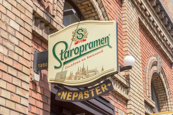 Cesky Tesin República Checa Junho 2021 Logótipo Staropramen Staropramen Brewery — Fotografia de Stock