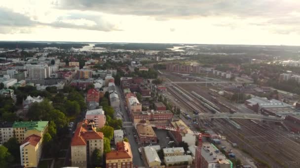 Turku Nun Finlandiya Daki Kentsel Manzarasının Günbatımı Görüntüsü — Stok video