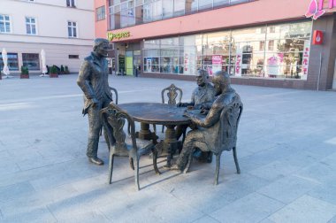 Lodz, Polonya - 7 Haziran 2021: Sanayi Lodz Anıtı (Pomnik Trzech Fabrykantow).