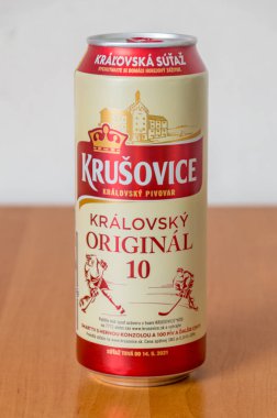Deblin, Polonya - 8 Haziran 2021: Krusovice Çek birası.