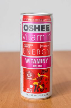 Deblin, Polonya - 10 Haziran 2021: Oshee vitamin ve mineralleri.