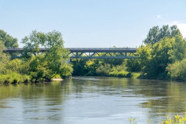 Polonya 'daki Wieprz Nehri üzerindeki köprü.