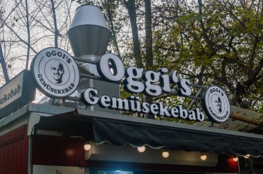 Berlin, Almanya - 1 Kasım 2025: Oggi 'nin Gemuse kebabı.