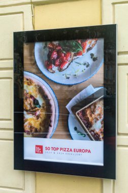 Prag, Çek Cumhuriyeti - 9 Kasım 2025: 50 En İyi Pizza Avrupai Reklamı.