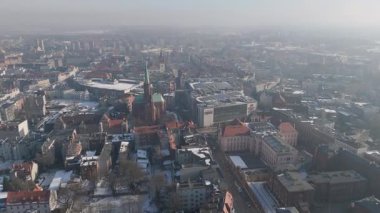 Bytom, Polonya - 18 Ocak 2026: Bytom 'un şehir merkezinin hava görüntüsü.