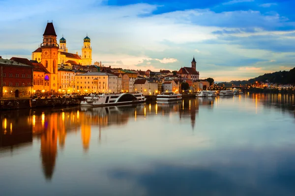 Passau i solnedgången, Tyskland — Stockfoto