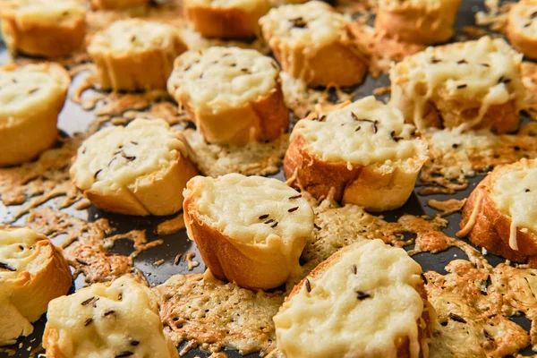 Aperitivos Cozidos Forno Pastelaria Com Manteiga Queijo Cominho Assadeira — Fotografia de Stock