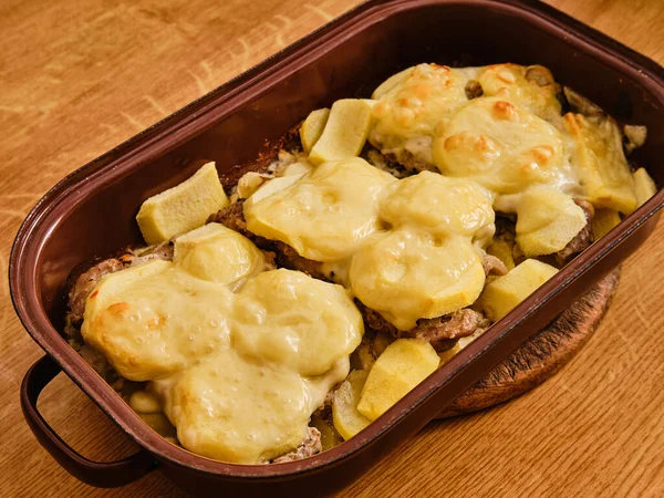 Tasty Oven Baled Potato Pork Meat Apples Melted Cheese Cooking — Stock Photo, Image