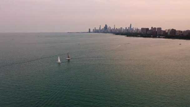 Eğlence Amaçlı Motorlu Tekne Michigan Gölü Doğru Yol Alan Birkaç — Stok video