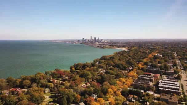 Beautiful Aerial Panoramic View Cleveland Ohio Residential Neighborhood Panning Out — Stock Video