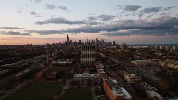 Chicago October 15Th 2020 Metra Train Heads North Downtown Skyline — Vídeos de Stock