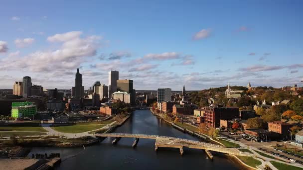 Providence Oktober 2020 Voetgangers Toeristen Bewonderen Skyline Van Stad Vanaf — Stockvideo