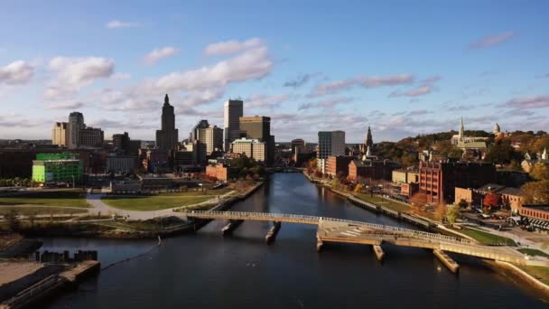 Providence Oktober 2020 Fotgängare Och Turister Beundrar Stadens Skyline Från — Stockvideo