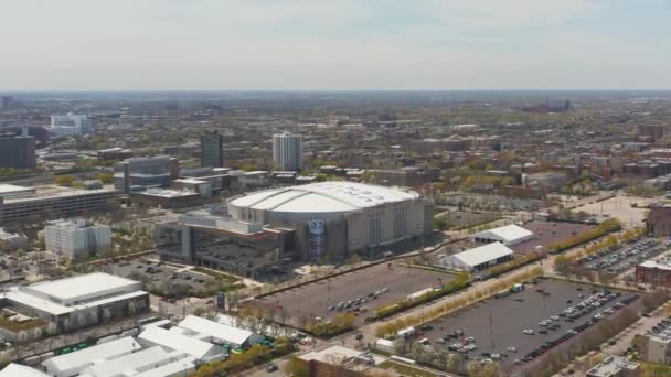 Chicago Aprile 2021 Tende Bianche Coni Arancioni Siedono Nei Parcheggi — Video Stock