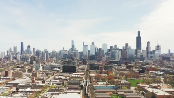 Chicago 2021 Április Két Cta Személyvonat Érkezik Ashland Állomásra Város — Stock videók