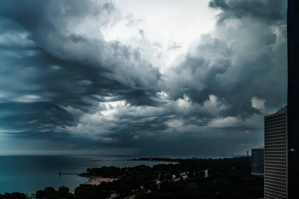 Cena Aérea Intensa Como Uma Nuvem Asperitas Tempestades Meteorológicas Move — Fotografia de Stock