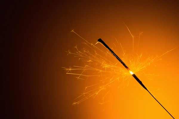 Gebrande sparkler op New Years Eve — Stockfoto