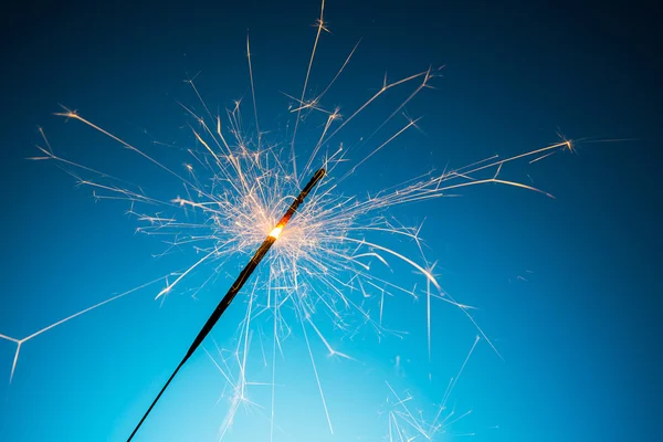 Vieren sparkler — Stockfoto