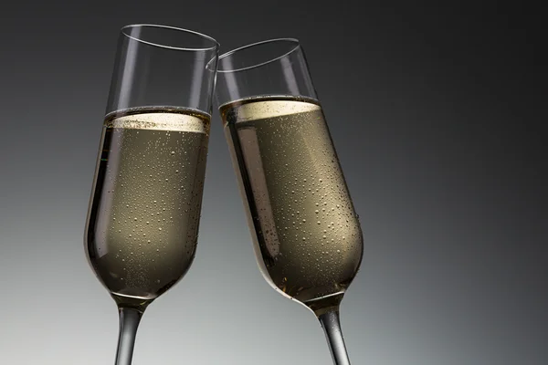 Toast mit kaltem Champagner — Stockfoto