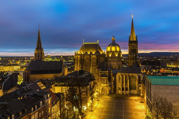 Aachen Katedrali geceleri — Stok fotoğraf