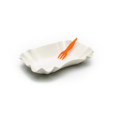 plastik çatal ile boş kızarmış patates kabuğu