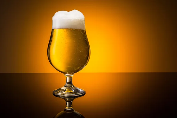 Beer tulip with froth — Stock Photo, Image