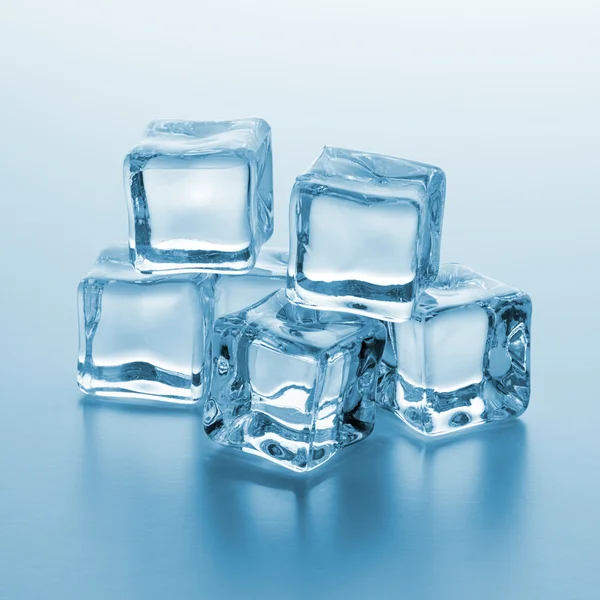 Pile of Crystal clear ice cubes — Stock Photo, Image