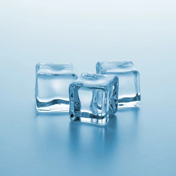 Három egyértelmű jégkockát — Stock Fotó
