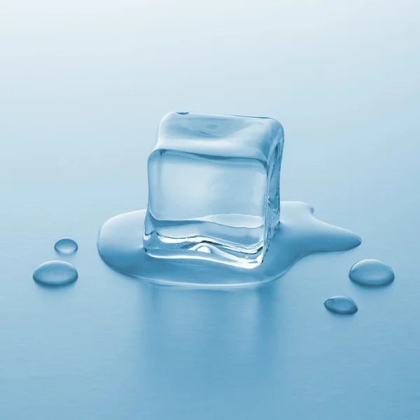 Melting cube of ice — 图库照片