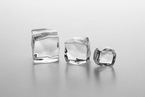Kostki lodu różne rozmiary — Zdjęcie stockowe