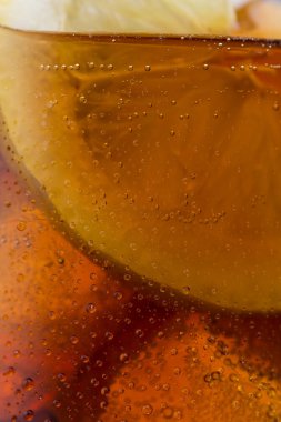 Tatlı limon ile cola cam