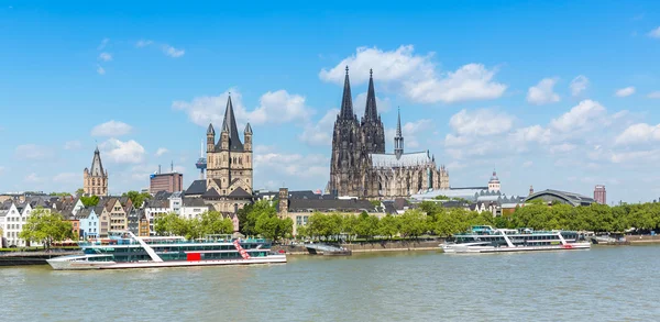 Kölner Stadtbild im Sommer — Stockfoto