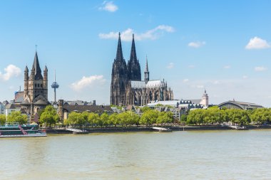 Ren Nehri kıyısındaki Köln city