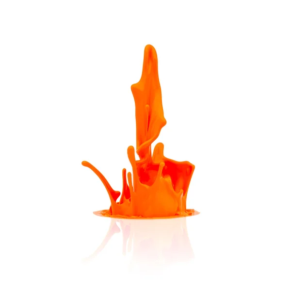 Oranje verf splash geïsoleerd op wit — Stockfoto