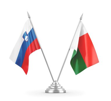 Madagaskar ve Slovenya masa bayrakları beyaz 3D görüntüleme üzerinde izole edildi