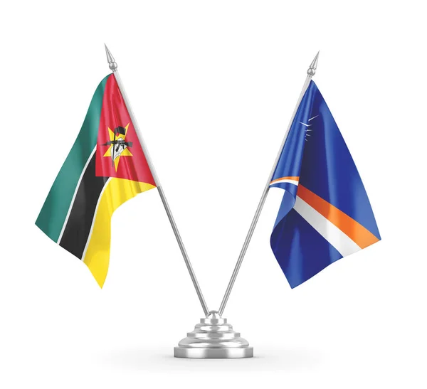 Νήσοι Μάρσαλ και Μοζαμβίκη σημαίες πίνακα απομονώνονται σε λευκό 3D απόδοση — Φωτογραφία Αρχείου