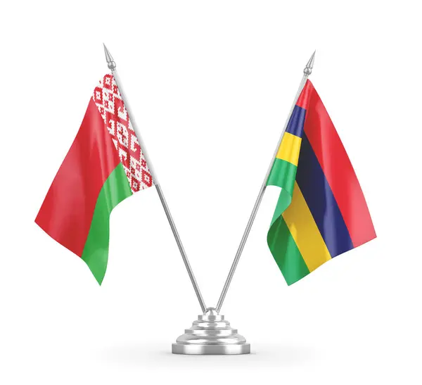 Banderas de mesa de Mauricio y Bielorrusia aisladas en renderizado 3D blanco — Foto de Stock